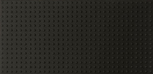 Dettaglio piastrella in gres porcellanato effetto tinta unita antiscivolo della collezione Elementi di Casalgrande, formato 12,5x25 cm, colore Ebano