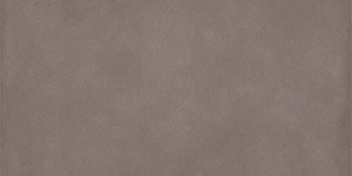 Dettaglio piastrella in gres porcellanato effetto cemento nuvolato per esterni della collezione Terrae di Casalgrande, formato 30x60 cm, colore Tabacco