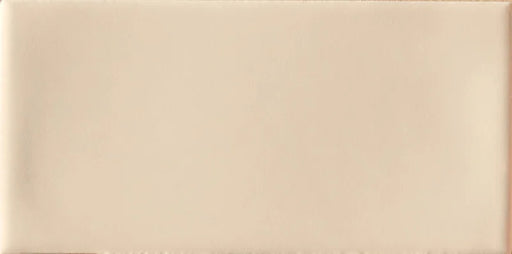 Dettaglio Piastrella da rivestimento in pasta bianca serie Mou di 41zero42, effetto mattoncino opaco, formato 6.2x12.5 cm, Colore Matte Butter
