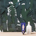 Dettaglio rivestimento bagno in gres ultrasottile effetto carta da parati, opaco, della collezione Paper41 Pro di 41zero42, 50x100 cm, Decoro natural 3D Midori