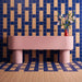 Bagno con pavimento e rivestimento in gres effetto tinta unita blu della collezione Pixel41 di 41zero42, formato 11.5x11.5 cm, Ocean
