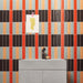 Dettaglio Bagno moderno con rivestimento in pasta bianca serie Kappa di 41zero42, effetto mattoncino lucido, formato 5x20 cm, Colore Lobster
