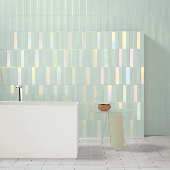 Piastrella azzurra lucida olografica in ceramica per rivestimenti interni formato 5x25 colore Sky Hologram della collezione Spectre di 41zero42