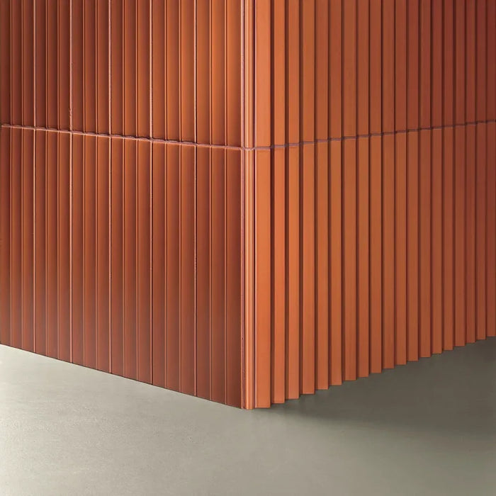 Ambientazione con Rivestimento KitKat  collezione Abacus di Settecento Ceramica, 3D Orange 7,5x30