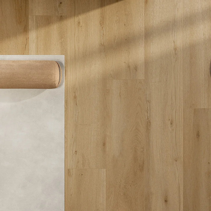 Dettaglio pavimento in gres porcellanato effetto legno della collezione Oku di Ceramica Rondine, formato 20x120 cm, colore Contemporary Natural
