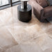 Dettaglio pavimento in gres porcellanato effetto marmo levigato lucido della collezione Himalaya di Ceramica Rondine, formato 60x120 cm, colore Coral