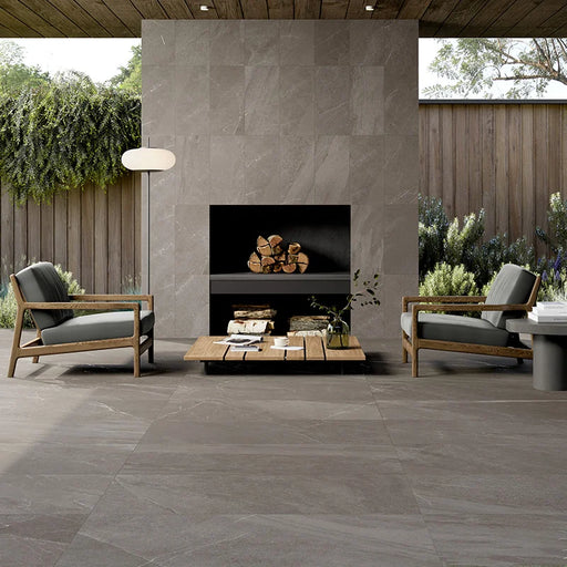 Piastrella per pavimento esterno in gres porcellanato effetto pietra della collezione Angers di Ceramica Rondine, formato 60x120 cm antiscivolo, colore Olive