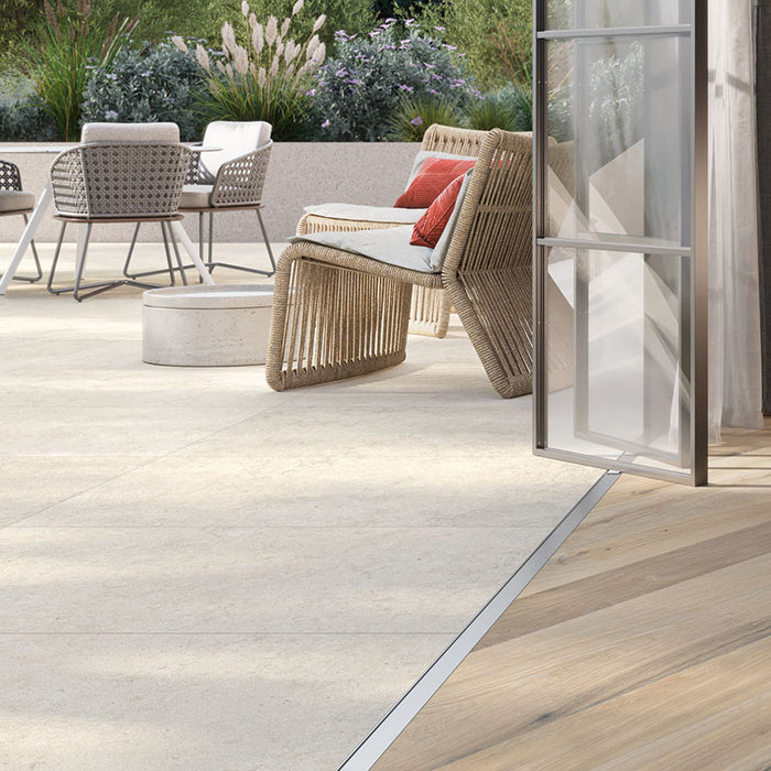 Piastrella per pavimento e rivestimento 60x60 cm della collezione Lutezia, colore Avorio di Ceramica Rondine.