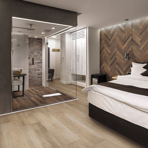 Camera da letto moderna ed elegante con pavimento in gres porcellanato effetto legno anticato, serie Greenwood di Ceramica Rondine, colore Beige 24x120 