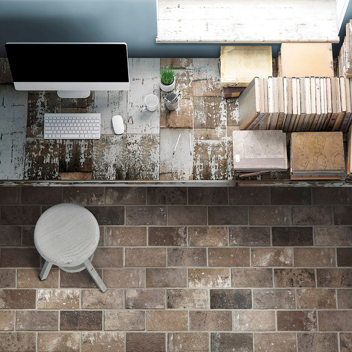 Dettaglio piastrella per pavimento e rivestimento in gres porcellanato effetto mattoncino Opaco 13x25 cm della collezione London, colore Brown di Ceramica Rondine