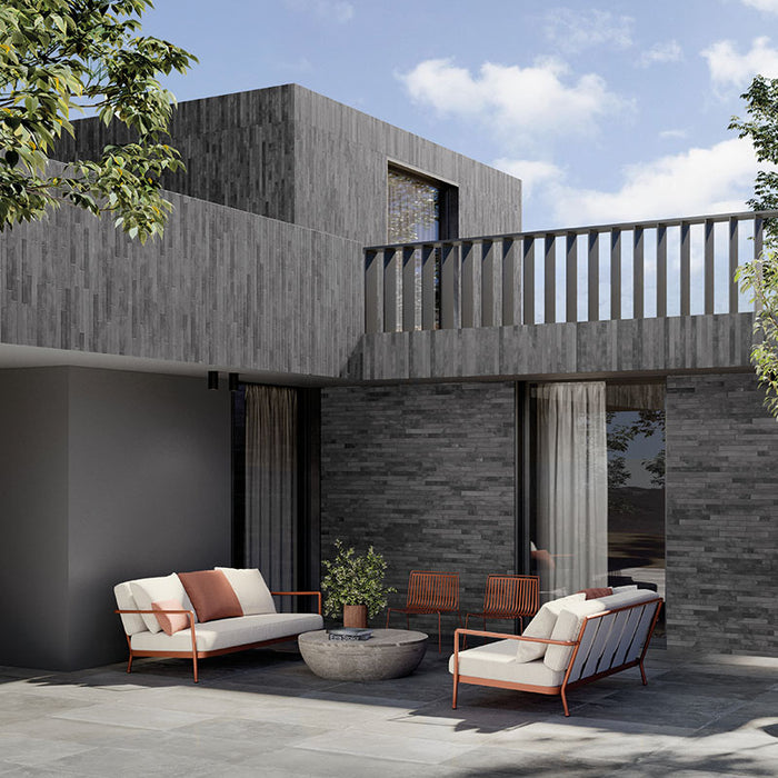 Dettaglio piastrella per pavimento e rivestimento in gres porcellanato effetto mattoncino opaco 4.8x45 cm della collezione Nolita, colore Charcoal di Ceramica Rondine