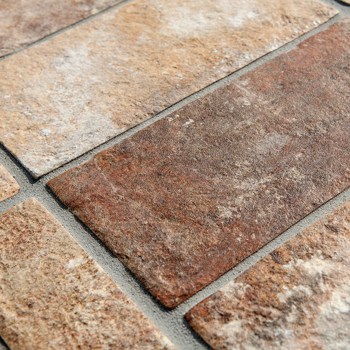 Dettaglio piastrella per pavimento e rivestimento in gres porcellanato effetto mattoncino Opaco 13x25 cm della collezione London, colore Multicolor di Ceramica Rondine