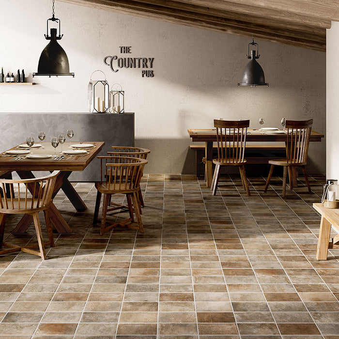 Dettaglio piastrella per pavimento e rivestimento in gres porcellanato effetto cotto opaco 13x25 cm della collezione Recovery Stone, colore Old Brown di Ceramica Rondine