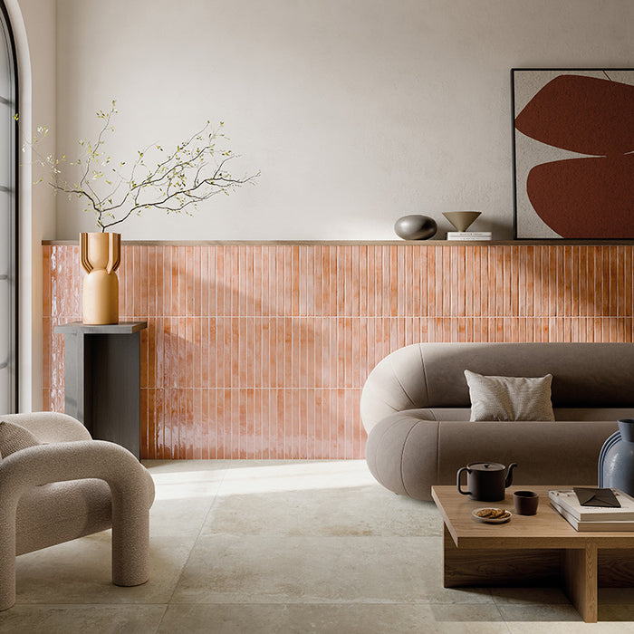 Dettaglio rivestimento in gres porcellanato effetto mattoncino lucido 4.8x45 cm della collezione Colors Brick, colore Salmon di Ceramica Rondine