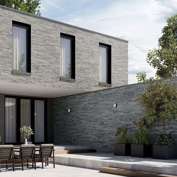 Dettaglio piastrella per pavimento e rivestimento in gres porcellanato effetto mattoncino opaco 4.8x45 cm della collezione Nolita, colore Silver di Ceramica Rondine