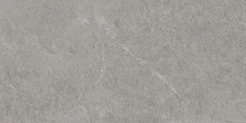 Piastrella per pavimento esterno in gres porcellanato effetto pietra della collezione Angers di Ceramica Rondine, formato 30x60 cm antiscivolo, colore Grey