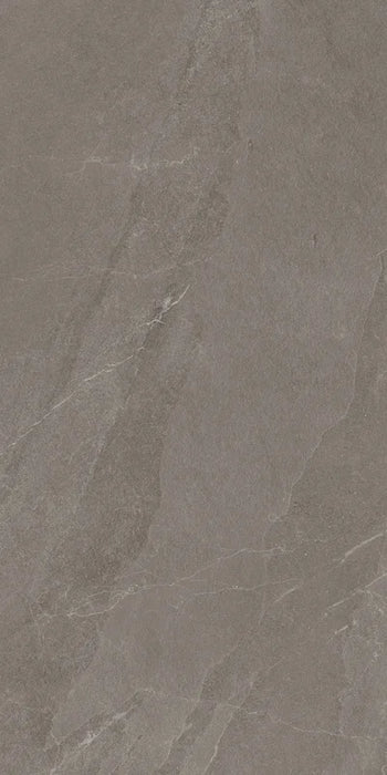 Piastrella per pavimento esterno in gres porcellanato effetto pietra della collezione Angers di Ceramica Rondine, formato 60x120 cm antiscivolo, colore Olive