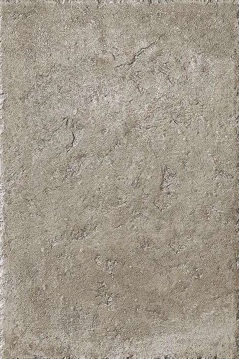 Dettaglio piastrella in gres porcellanato effetto pietra naturale anticata e vissuta, collezione Azteca di Settecento Ceramica, colore Bruno 32,7x49