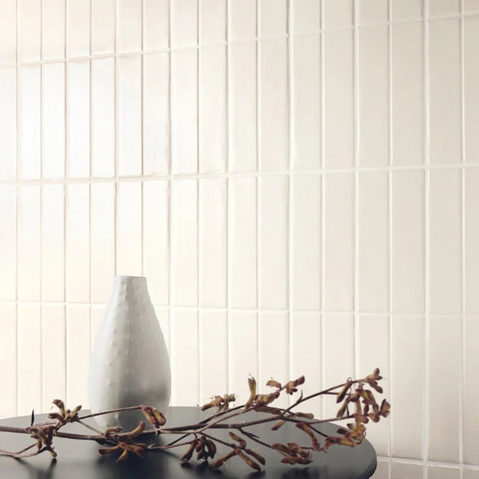 Dettaglio piastrella per rivestimento in gres porcellanato effetto mattoncino opaco 7,5x30 cm della collezione Artifact, colore Chalk di Ceramica Settecento