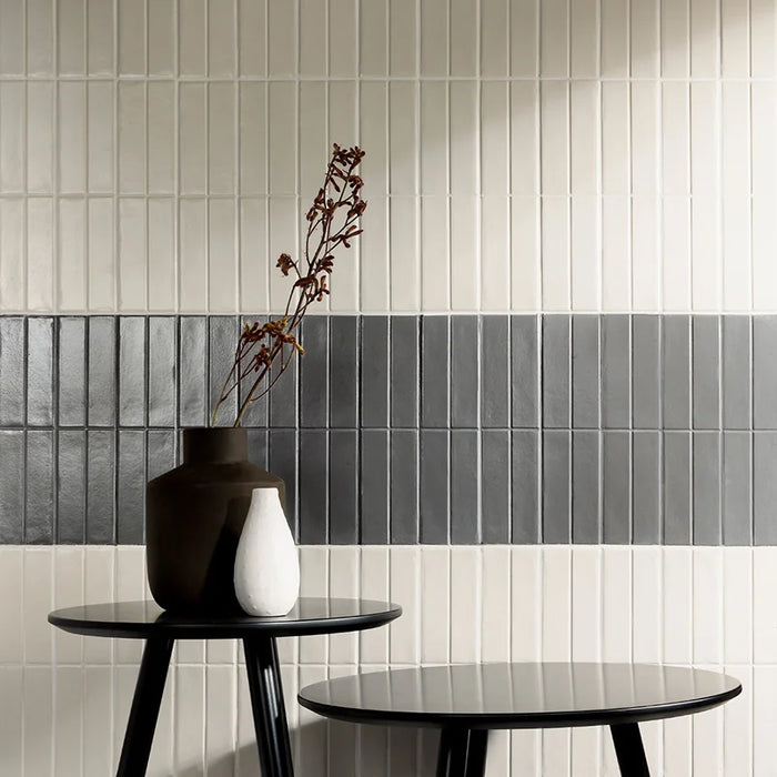 Dettaglio piastrella per rivestimento in gres porcellanato effetto mattoncino opaco 7,5x30 cm della collezione Artifact, colore Volcan di Ceramica Settecento