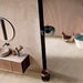 Bagno moderno con pavimento in gres porcellanato effetto pietra della collezione Oasi di Savoia Italia, formato 120x120 cm, colore Avana