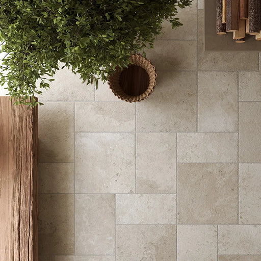 Piastrella per esterni in gres porcellanato effetto pietra Sabbia della collezione Trani di Herberia Ceramiche in formato 40x60 grip r11