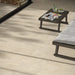 Spazio esterno con pavimento Dolomia Beige di Herberia Ceramiche in gres porcellanato effetto pietra 60x120 cm