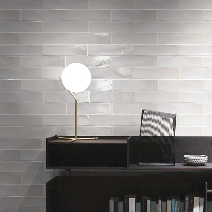 Dettaglio piastrella per rivestimento in gres porcellanato effetto mattoncino Semilucido 7,5x30 cm della collezione Allure, colore Silk di Ceramica Settecento