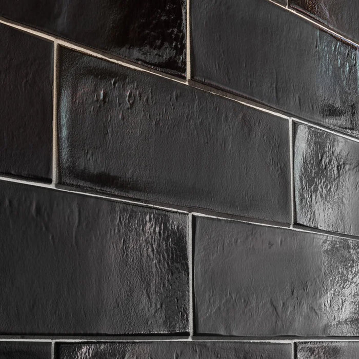 Dettaglio piastrella per rivestimento in gres porcellanato effetto mattoncino Semilucido 7,5x30 cm della collezione Allure, colore Velvet di Ceramica Settecento