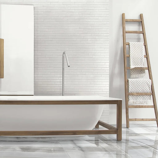 Dettaglio piastrella per rivestimento in gres porcellanato effetto mattoncino rustico opaco 4,5x23 cm della collezione Antique, colore White di Ceramica Settecento