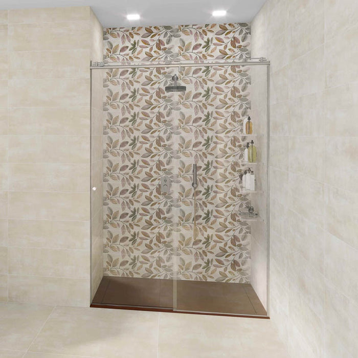 Dettaglio doccia con piastrelle da rivestimento effetto cemento con decoro floreale multicolore leggermente in rilievo della collezione More Plus di Paul & Co Ceramiche, formato 25x75 rettificato, colore Springtime Sun