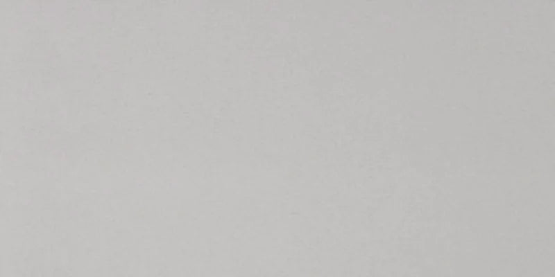 Dettaglio piastrella per pavimento in gres porcellanato effetto resina tinta unita della collezione Architecture di Casalgrande, formato 30x60 rettficato, colore Cool Grey