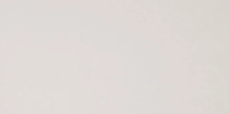 Dettaglio piastrella per pavimento in gres porcellanato effetto resina tinta unita della collezione Architecture di Casalgrande, formato 30x60 rettficato, colore Warm Grey