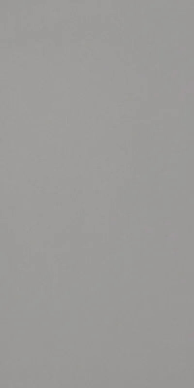 Dettaglio piastrella per pavimento in gres porcellanato effetto resina tinta unita della collezione Architecture di Casalgrande, formato 60x120 rettficato, colore Light Grey