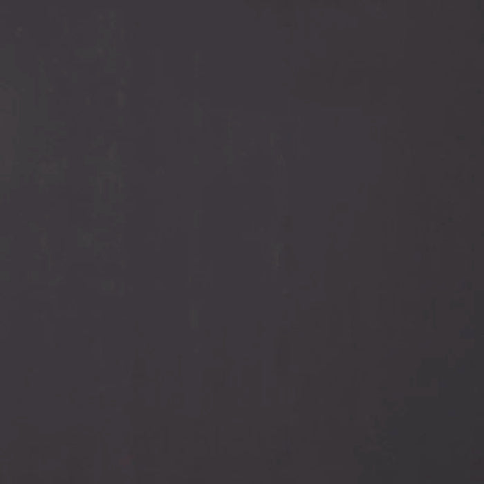 Dettaglio piastrella per pavimento in gres porcellanato effetto resina tinta unita della collezione Architecture di Casalgrande, formato 60x60  rettficato, colore Black