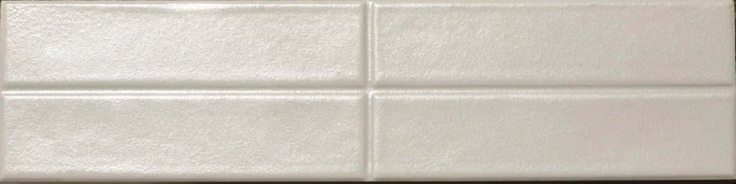 Dettaglio piastrella per rivestimento in gres porcellanato effetto mattoncino opaco 7,5x30 cm della collezione Artifact, colore Fog di Ceramica Settecento