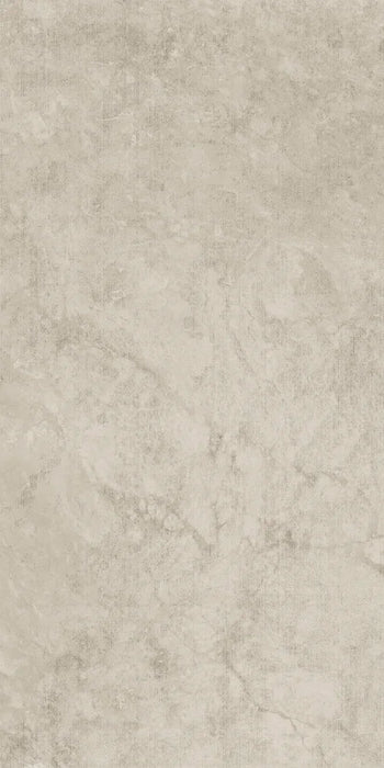 Dettaglio piastrella in gres porcellanato effetto pietra della collezione Artifact di Settecento Ceramica, colore Ash 60x120