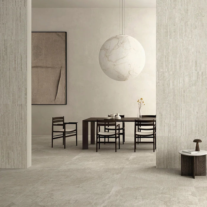 Dettaglio piastrella in gres porcellanato effetto pietra della collezione Artifact di Settecento Ceramica, colore Ash 60x120