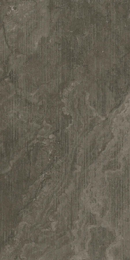 Dettaglio piastrella in gres porcellanato effetto pietra della collezione Artifact di Settecento Ceramica, colore Graphite 60x120