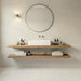 Bagno moderno con rivestimento ArkiStone Talco di Idea Ceramica in gres porcellanato effetto pietra rigata 60x120 cm 