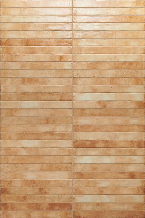 Dettaglio posato piastrella per pavimento e rivestimento in gres porcellanato effetto mattoncino lucido 4.8x45 cm della collezione Colors Brick, colore Beige di Ceramica Rondine