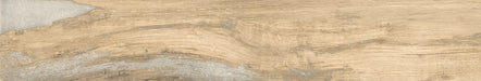 Dettaglio piastrella da pavimento in gres porcellanato effetto legno rustico, serie Infusion di Ceramica Rondine, colore Birch 24x150 