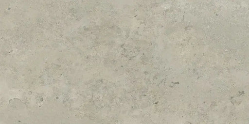 Dettaglio piastrella in gres porcellanato effetto pietra naturale, collezione Blendstone di Settecento Ceramica, colore Grey 60x120