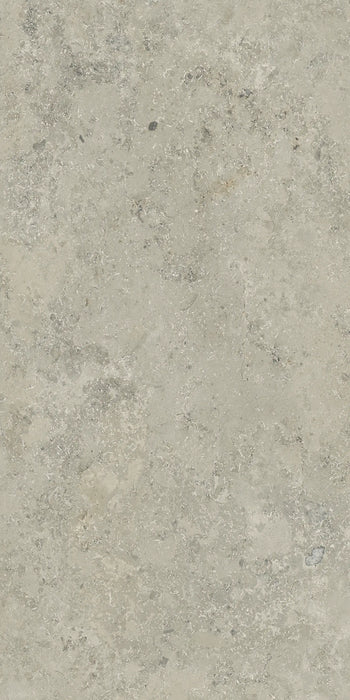 Dettaglio piastrella in gres porcellanato effetto pietra naturale, collezione Blendstone di Settecento Ceramica, colore Grey 30x60