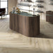 Bar moderno con pavimento in gres porcellanato effetto legno anticato in della collezione Bricola di Ceramica Rondine, formato 20x120 cm, colore Miele