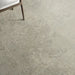 Ambientazione con piastrelle in gres porcellanato effetto pietra naturale e vissuta, collezione Blendstone di Settecento Ceramica, colore Grey 60x60