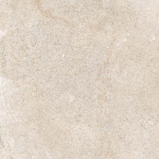 Dettaglio piastrella in gres porcellanato effetto pietra calcarea, Ceramiche Keope - Collezione Brystone, formato 60x60 cm, finitura natural R9, colore Ivory. Ideale per pavimenti e rivestimenti di design.