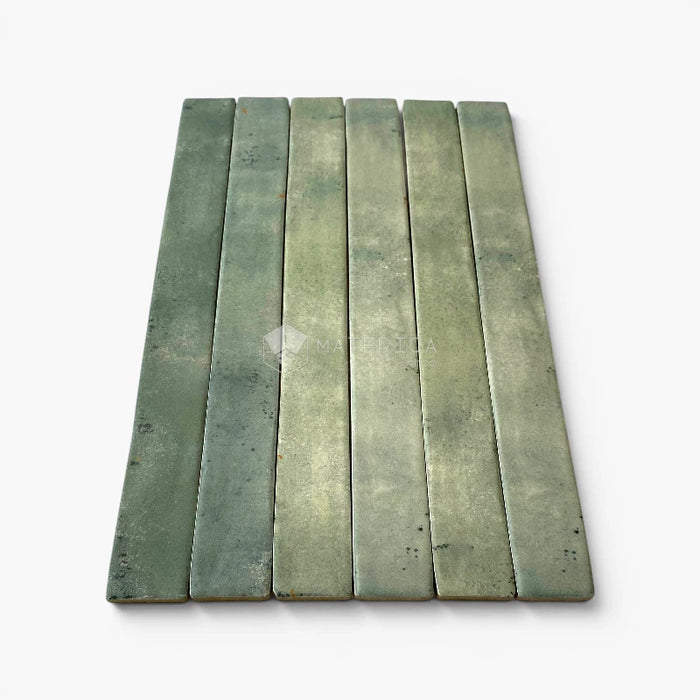 Foto piastrelle per pavimento e rivestimento in gres porcellanato effetto mattoncino lucido 4.8x45 cm della collezione Colors Brick, colore Acquamarine di Ceramica Rondine