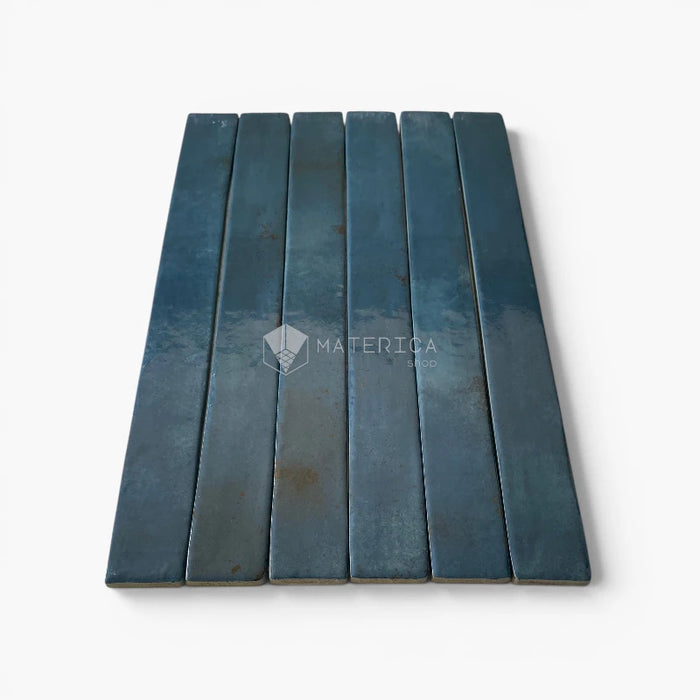 Foto piastrelle per pavimento e rivestimento in gres porcellanato effetto mattoncino lucido 4.8x45 cm della collezione Colors Brick, colore Blue di Ceramica Rondine