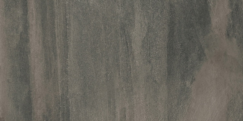 Dettaglio piastrella da pavimento e rivestimento in gres porcellanato effetto pietra naturale di Vesale della collezione Concept Stone di Gardenia Orchidea, formato 40x80, colore Antracite